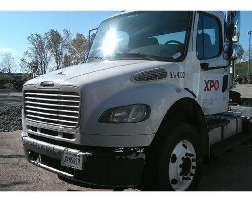 FREIGHTLINER M2 106 CAB