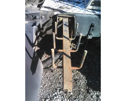 FREIGHTLINER M2 106 CHAIN HANGER
