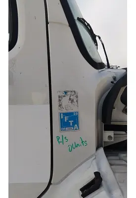 FREIGHTLINER M2 106 COWL