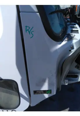 FREIGHTLINER M2 106 COWL