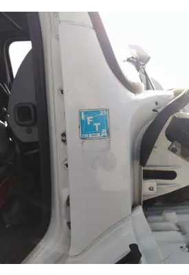 FREIGHTLINER M2 106 COWL