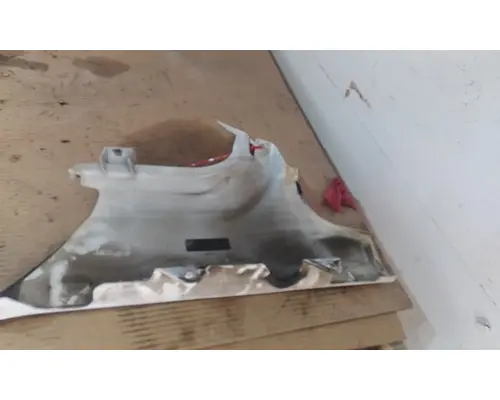 FREIGHTLINER M2 106 COWL