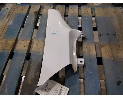 FREIGHTLINER M2 106 COWL