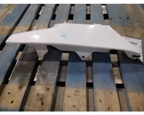 FREIGHTLINER M2 106 COWL