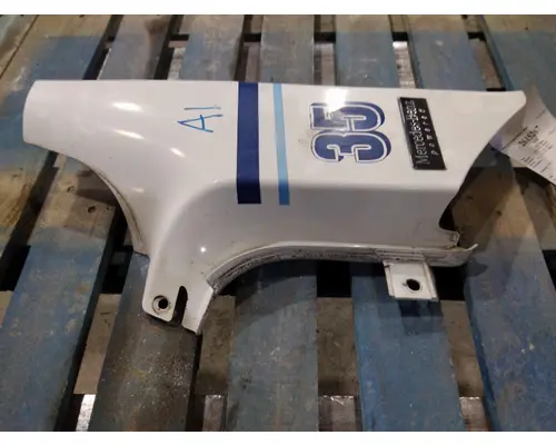 FREIGHTLINER M2 106 COWL