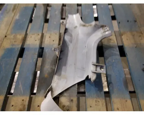 FREIGHTLINER M2 106 COWL