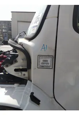 FREIGHTLINER M2 106 COWL