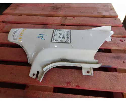 FREIGHTLINER M2 106 COWL
