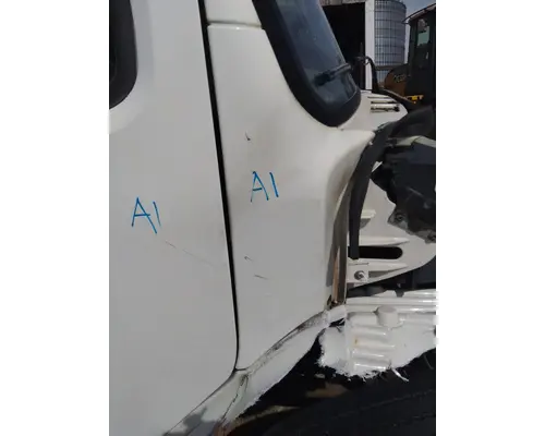 FREIGHTLINER M2 106 COWL