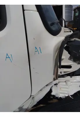 FREIGHTLINER M2 106 COWL