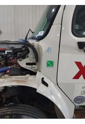 FREIGHTLINER M2 106 COWL