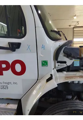 FREIGHTLINER M2 106 COWL