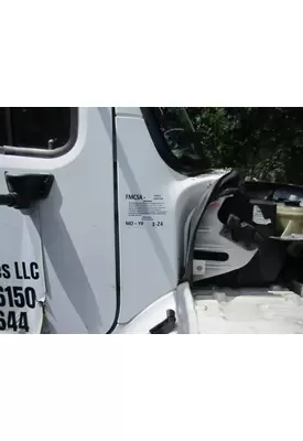 FREIGHTLINER M2 106 COWL
