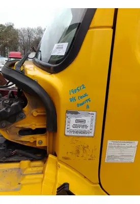 FREIGHTLINER M2 106 COWL