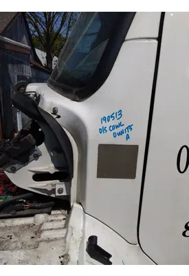 FREIGHTLINER M2 106 COWL