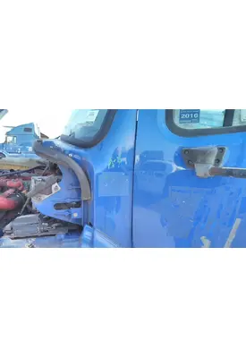 FREIGHTLINER M2 106 COWL