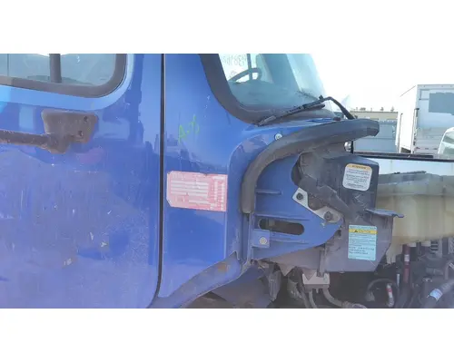 FREIGHTLINER M2 106 COWL