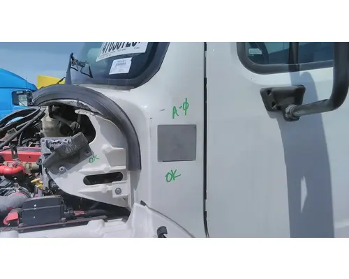 FREIGHTLINER M2 106 COWL