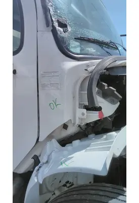 FREIGHTLINER M2 106 COWL