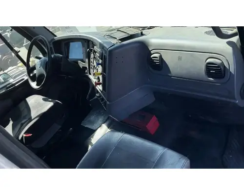 FREIGHTLINER M2 106 Cab Assembly