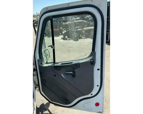 FREIGHTLINER M2 106 Cab Assembly