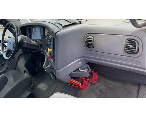 FREIGHTLINER M2 106 Cab Assembly