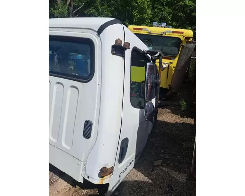 FREIGHTLINER M2 106 Cab Mount