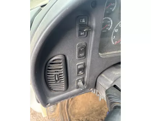 FREIGHTLINER M2 106 Cab Mount