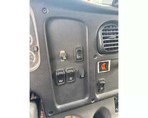 FREIGHTLINER M2 106 Cab Mount