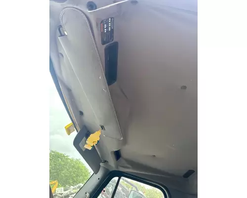 FREIGHTLINER M2 106 Cab Mount