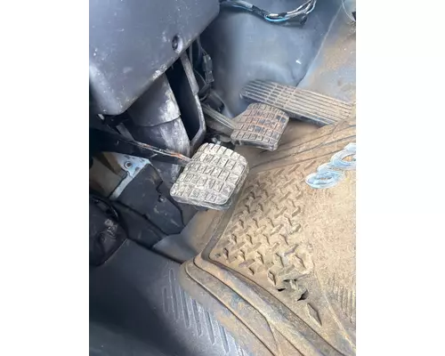 FREIGHTLINER M2 106 Cab Mount
