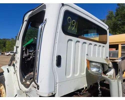 FREIGHTLINER M2 106 Cab or Cab Mount