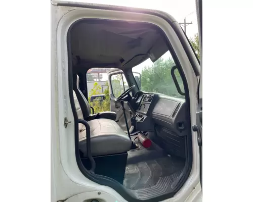 FREIGHTLINER M2 106 Cab