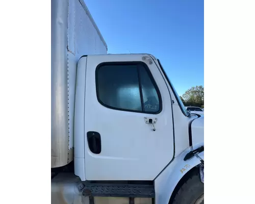 FREIGHTLINER M2 106 Cab