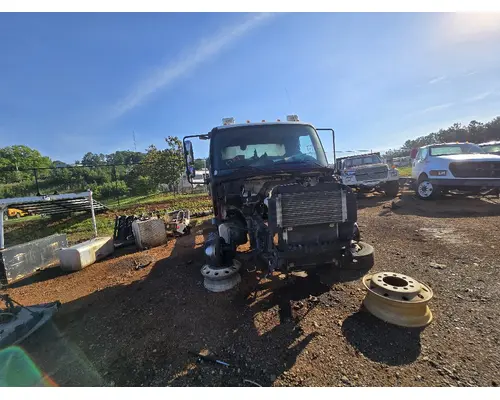 FREIGHTLINER M2 106 Cab