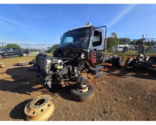 FREIGHTLINER M2 106 Cab