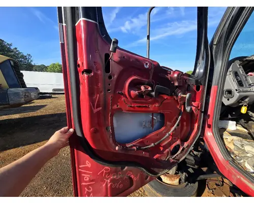 FREIGHTLINER M2 106 Cab