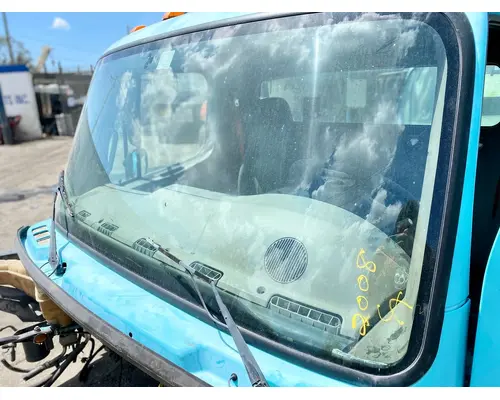 FREIGHTLINER M2 106 Cab