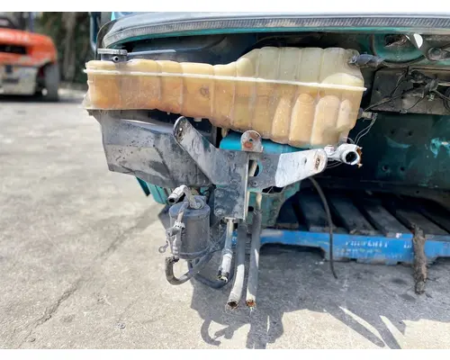 FREIGHTLINER M2 106 Cab