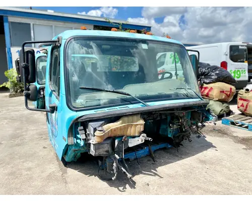 FREIGHTLINER M2 106 Cab