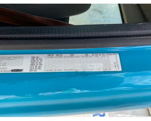 FREIGHTLINER M2 106 Cab