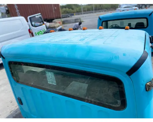 FREIGHTLINER M2 106 Cab