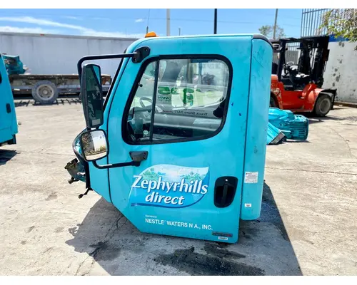 FREIGHTLINER M2 106 Cab