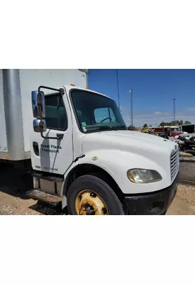 FREIGHTLINER M2 106 Cab