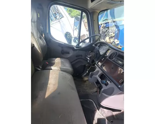 FREIGHTLINER M2 106 Cab