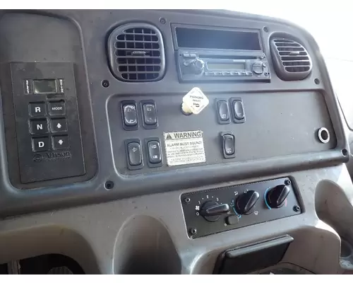 FREIGHTLINER M2-106 Cab