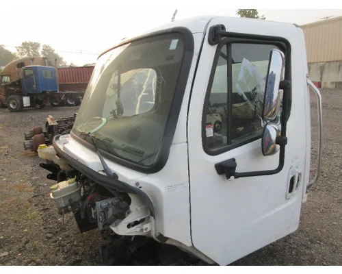 FREIGHTLINER M2-106 Cab