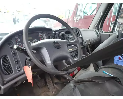 FREIGHTLINER M2-106 Cab