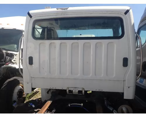 FREIGHTLINER M2-106 Cab