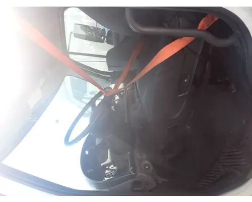 FREIGHTLINER M2-106 Cab